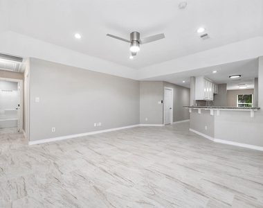 7308 Avenue R - Photo Thumbnail 13