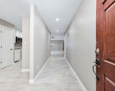7308 Avenue R - Photo Thumbnail 4