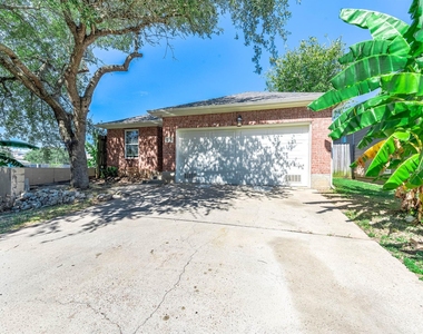 7308 Avenue R - Photo Thumbnail 1