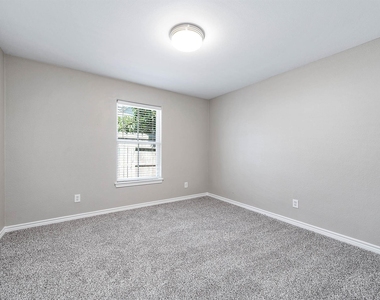 7308 Avenue R - Photo Thumbnail 16