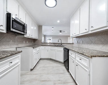 7308 Avenue R - Photo Thumbnail 7