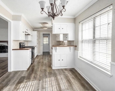 12510 Old River Drive - Photo Thumbnail 3
