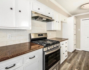 12510 Old River Drive - Photo Thumbnail 7