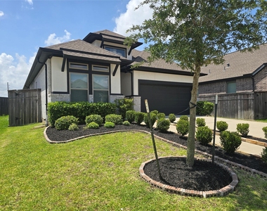 8711 Fox Trail Drive - Photo Thumbnail 3