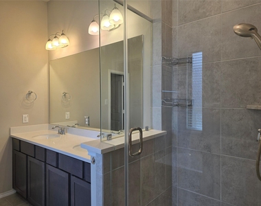 8711 Fox Trail Drive - Photo Thumbnail 15
