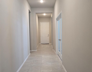 8711 Fox Trail Drive - Photo Thumbnail 4