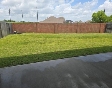 8711 Fox Trail Drive - Photo Thumbnail 28