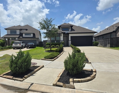 8711 Fox Trail Drive - Photo Thumbnail 1