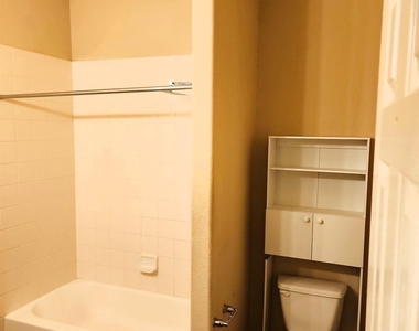 1014 Spring Lakes Haven Drive - Photo Thumbnail 14