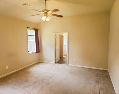 1014 Spring Lakes Haven Drive - Photo Thumbnail 5