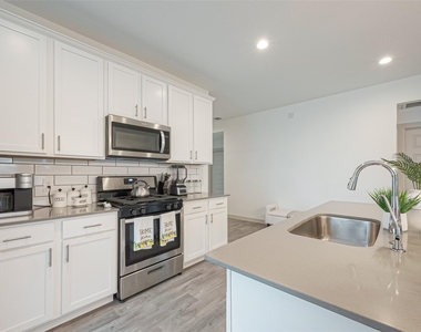 17 Desert Spring Lane - Photo Thumbnail 10