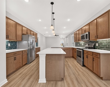 10726 Sky Creek Lane - Photo Thumbnail 21