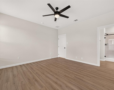 10726 Sky Creek Lane - Photo Thumbnail 32
