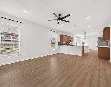10726 Sky Creek Lane - Photo Thumbnail 9