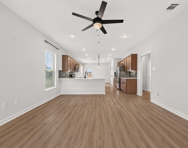 10726 Sky Creek Lane - Photo Thumbnail 8