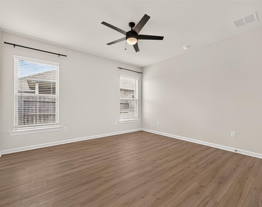 10726 Sky Creek Lane - Photo Thumbnail 33