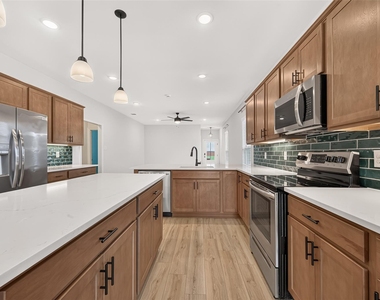 10726 Sky Creek Lane - Photo Thumbnail 19