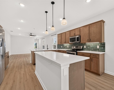 10726 Sky Creek Lane - Photo Thumbnail 20