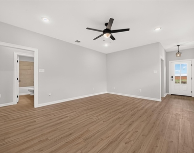10726 Sky Creek Lane - Photo Thumbnail 11