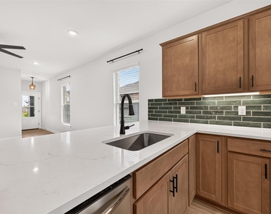 10726 Sky Creek Lane - Photo Thumbnail 16