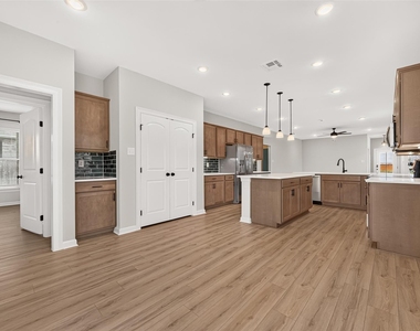 10726 Sky Creek Lane - Photo Thumbnail 24