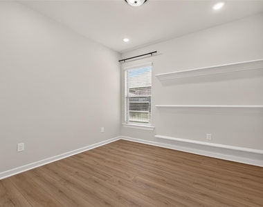 10726 Sky Creek Lane - Photo Thumbnail 29