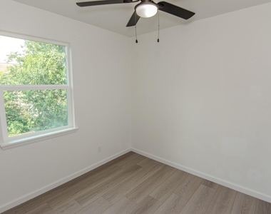 7867 Hamlet Street - Photo Thumbnail 7