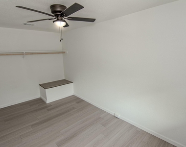 7867 Hamlet Street - Photo Thumbnail 9
