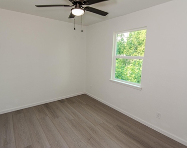 7867 Hamlet Street - Photo Thumbnail 6