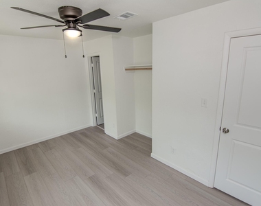 7867 Hamlet Street - Photo Thumbnail 10