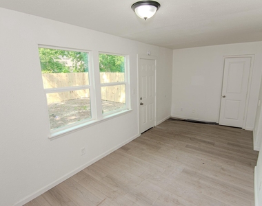 7867 Hamlet Street - Photo Thumbnail 4