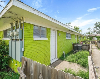 7815 Glass Street - Photo Thumbnail 12