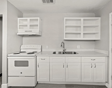 7815 Glass Street - Photo Thumbnail 9