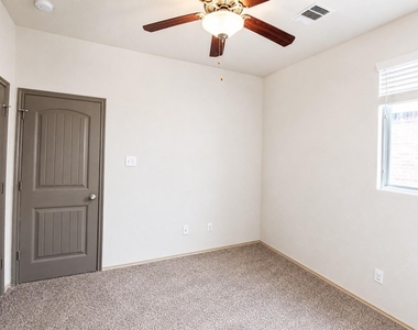 20419 Newcastle Ridge Lane - Photo Thumbnail 34