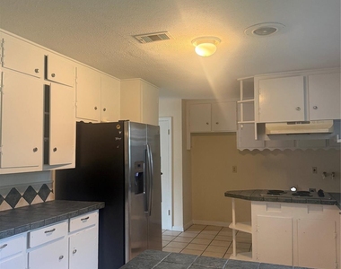 7623 Wilmerdean Street - Photo Thumbnail 12
