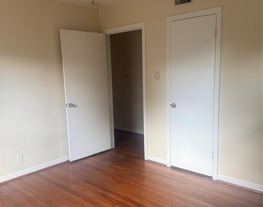 7623 Wilmerdean Street - Photo Thumbnail 6