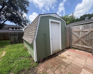 6605 Westview Drive - Photo Thumbnail 13