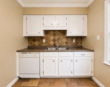 6605 Westview Drive - Photo Thumbnail 5