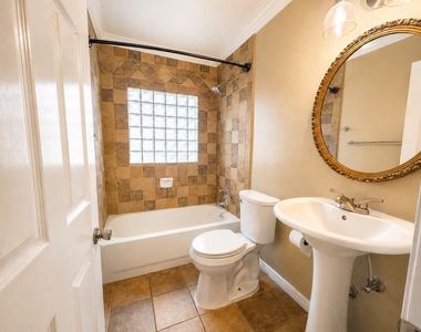 6605 Westview Drive - Photo Thumbnail 9