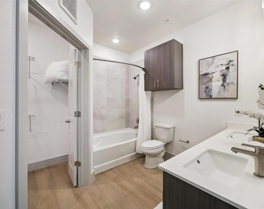 13959 Hillcroft Ave - Photo Thumbnail 19