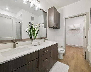 13959 Hillcroft Ave - Photo Thumbnail 24