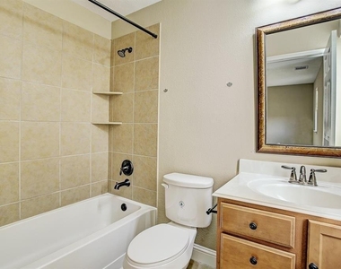 11022 Avery Oaks Lane - Photo Thumbnail 15