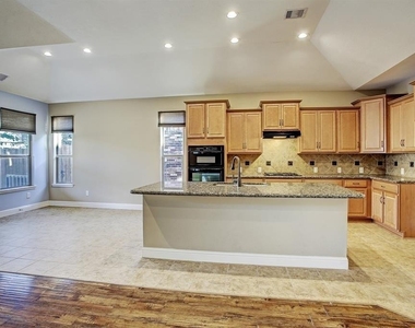11022 Avery Oaks Lane - Photo Thumbnail 5