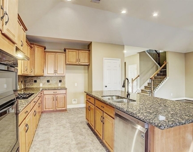 11022 Avery Oaks Lane - Photo Thumbnail 10
