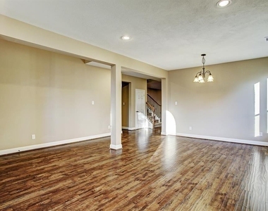 11022 Avery Oaks Lane - Photo Thumbnail 20