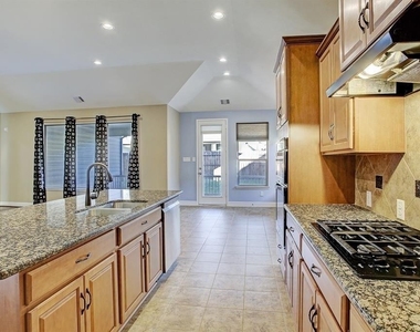 11022 Avery Oaks Lane - Photo Thumbnail 21