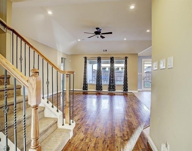 11022 Avery Oaks Lane - Photo Thumbnail 9