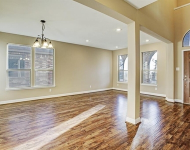 11022 Avery Oaks Lane - Photo Thumbnail 13