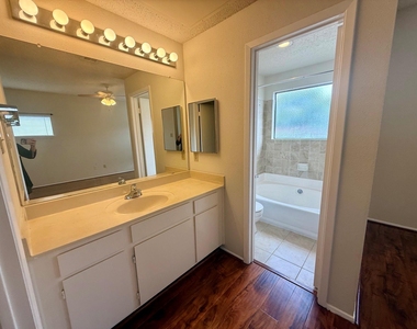 2710 Grants Lake Boulevard - Photo Thumbnail 5