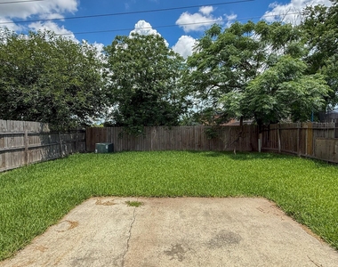 503 Willow West Drive - Photo Thumbnail 21